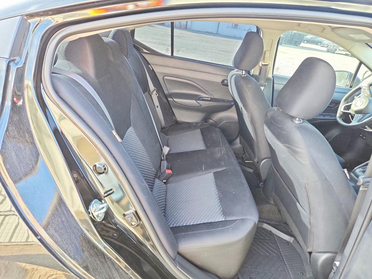 Nissan Versa S