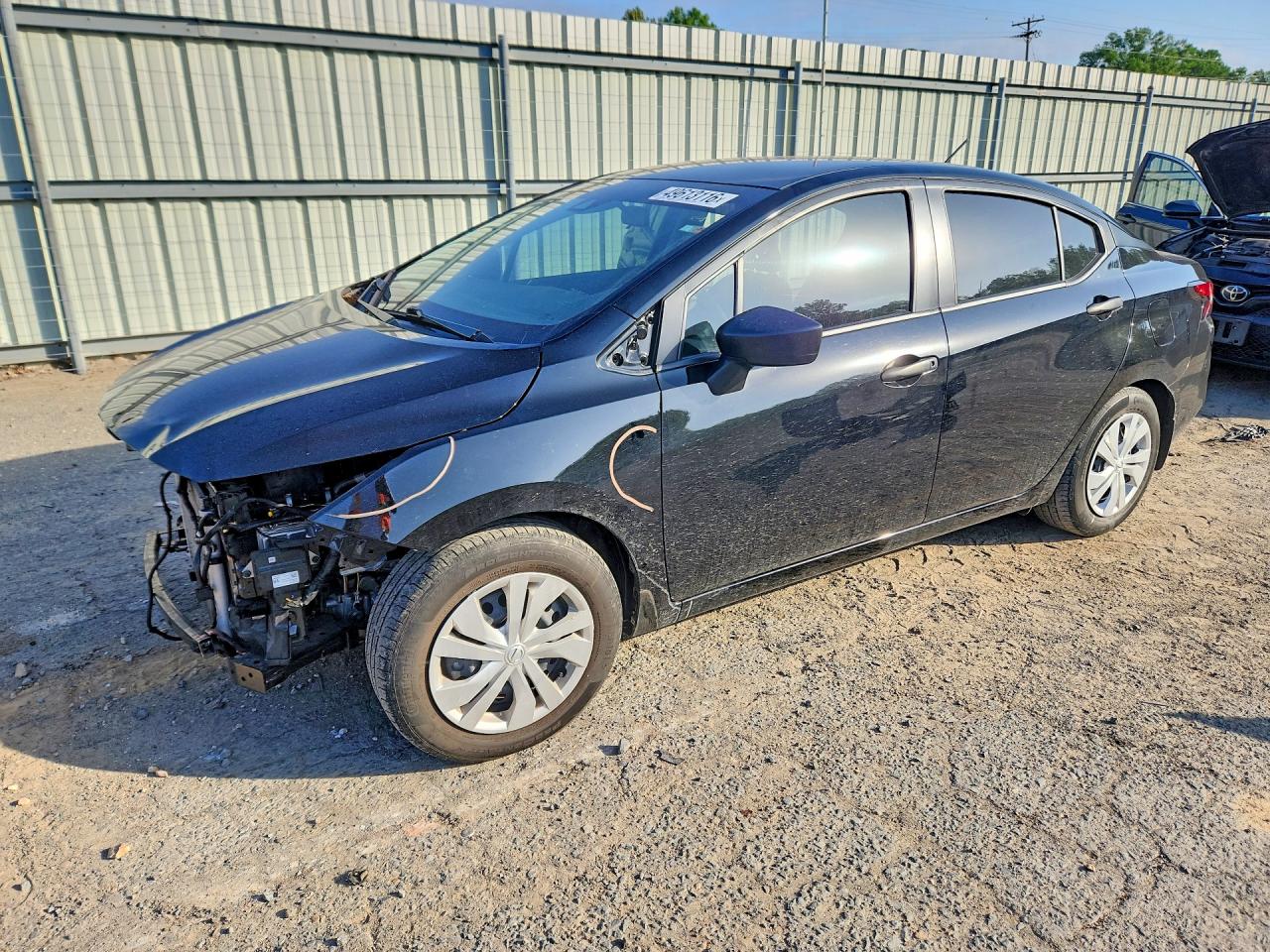 Salvage Nissan Versa Image