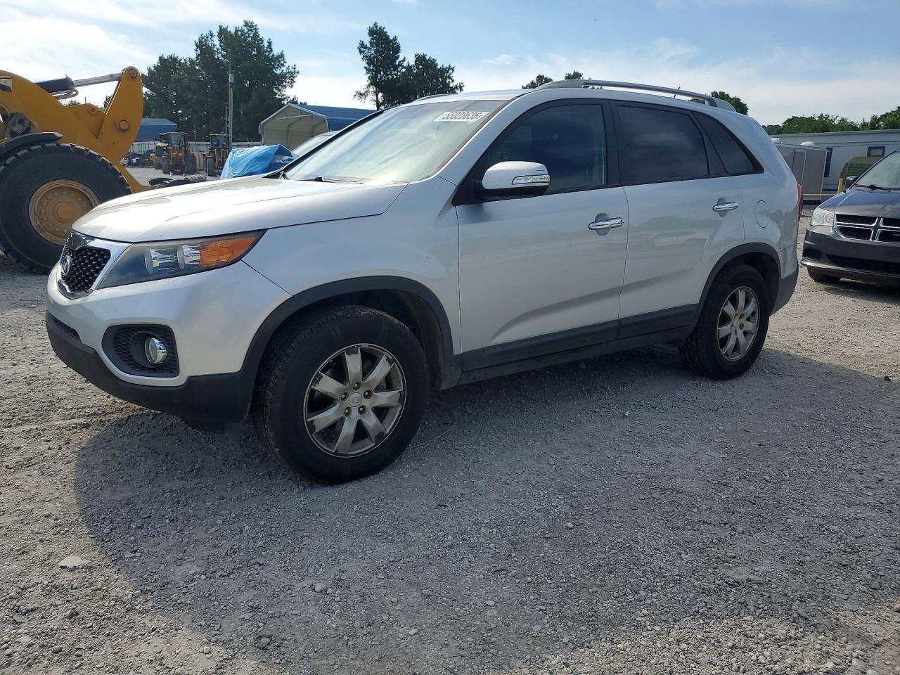 Salvage Kia Sorento Image