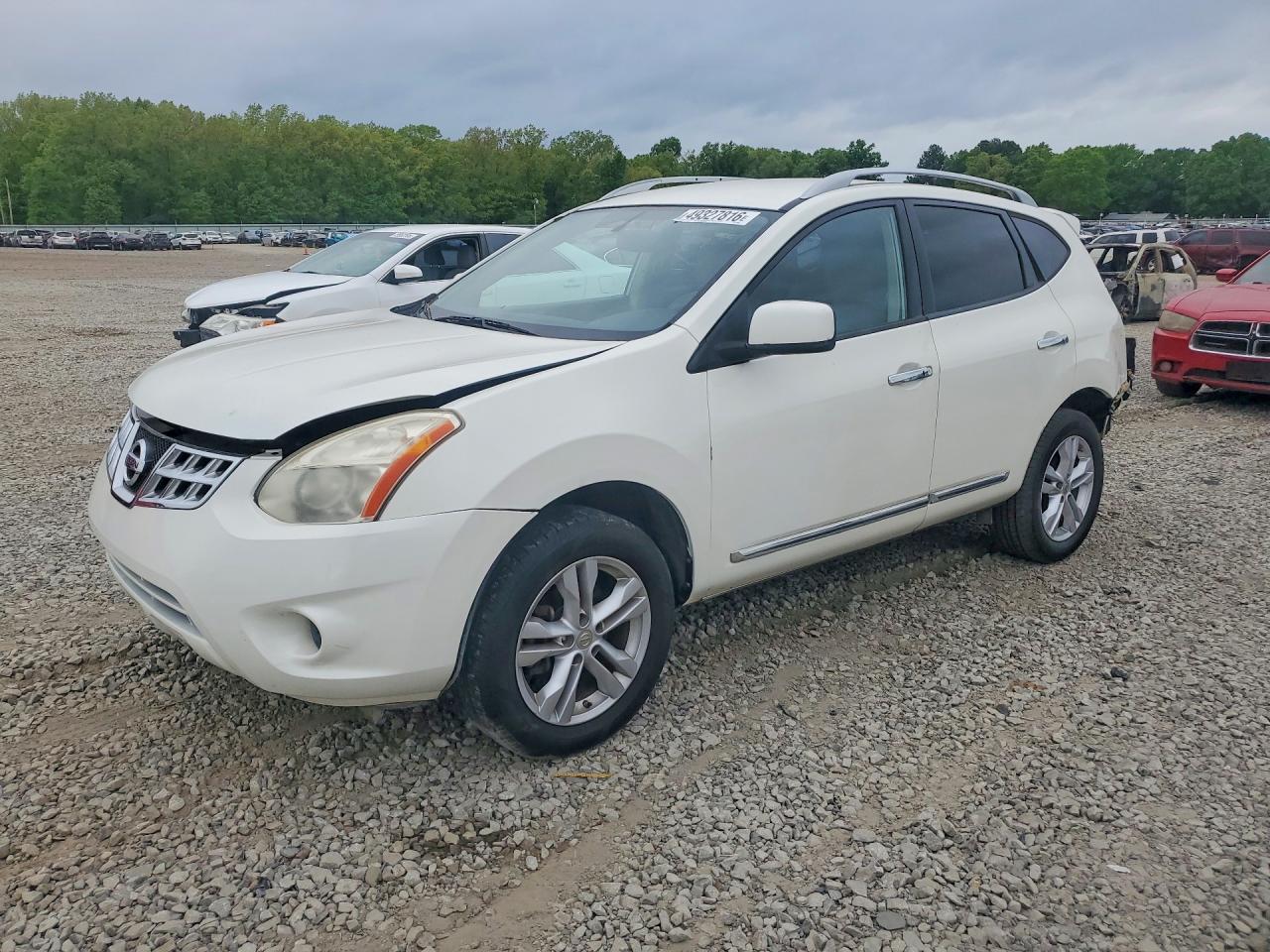 Salvage Nissan Rogue Image