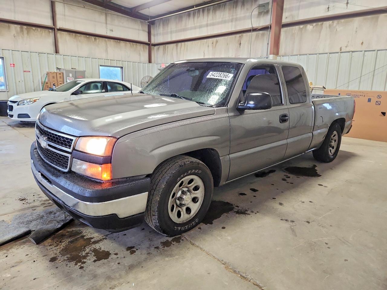 Salvage Chevrolet Silverado Image