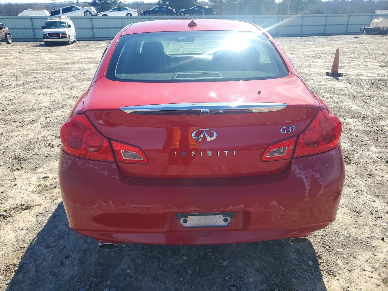 INFINITI G37 Base