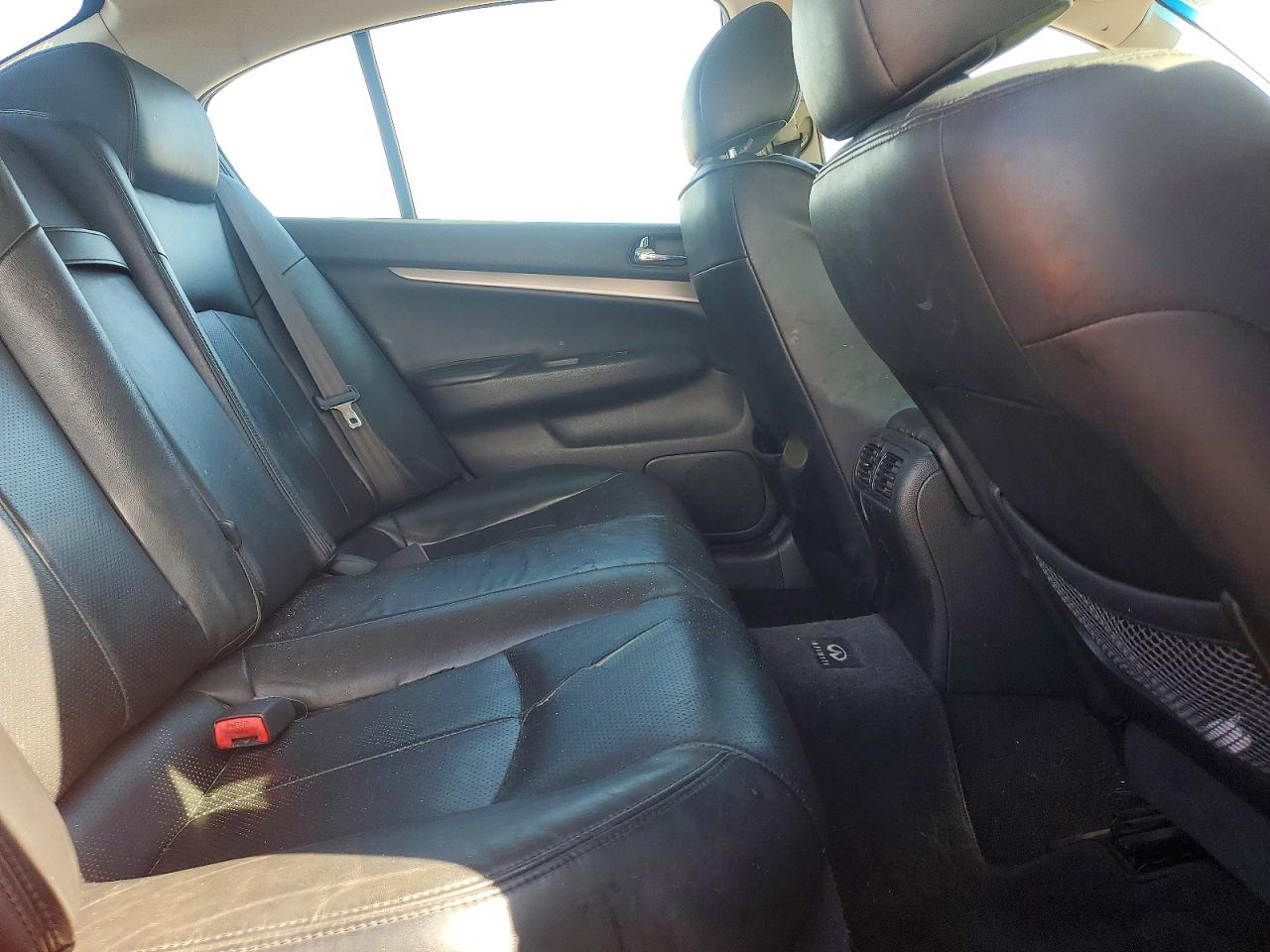 INFINITI G37 Base