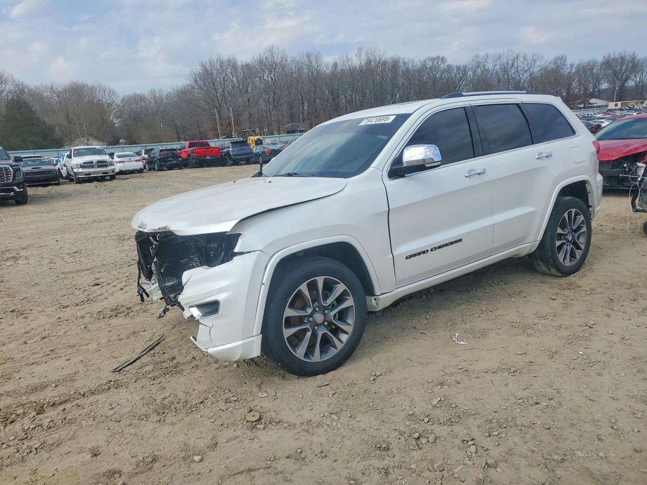 Salvage Jeep Grand Cherokee Image