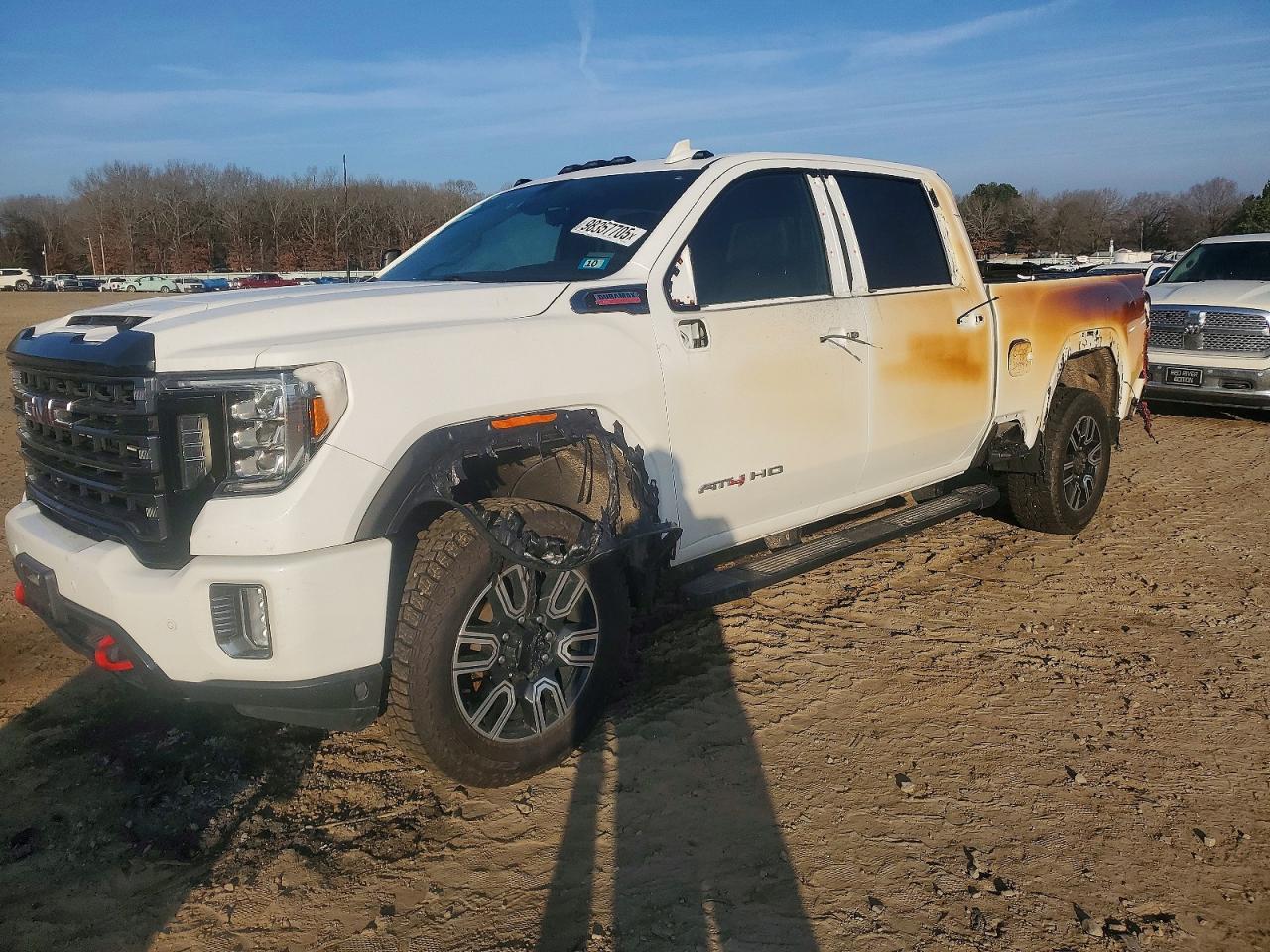 Salvage GMC Sierra Image