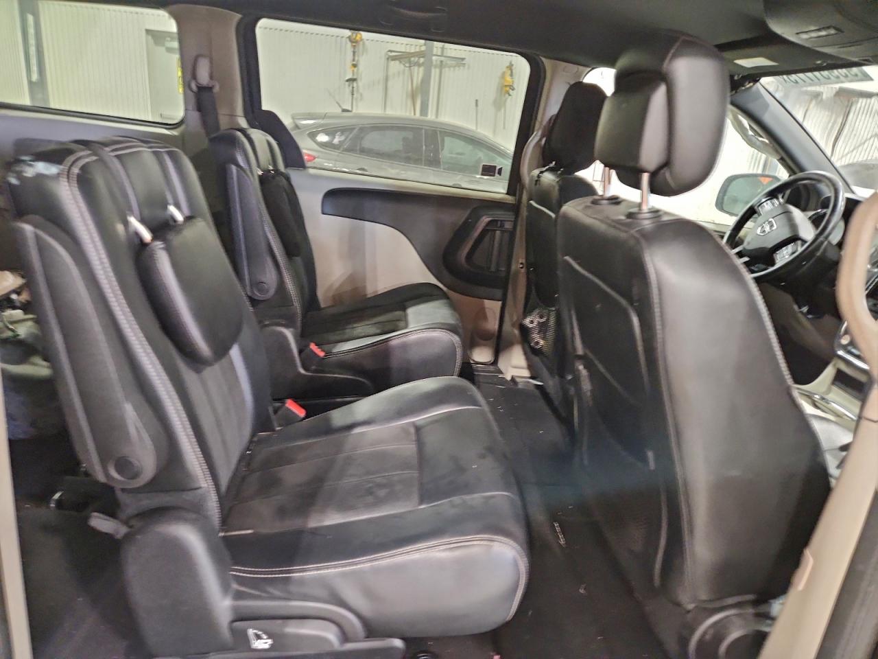 Dodge Caravan Sxt
