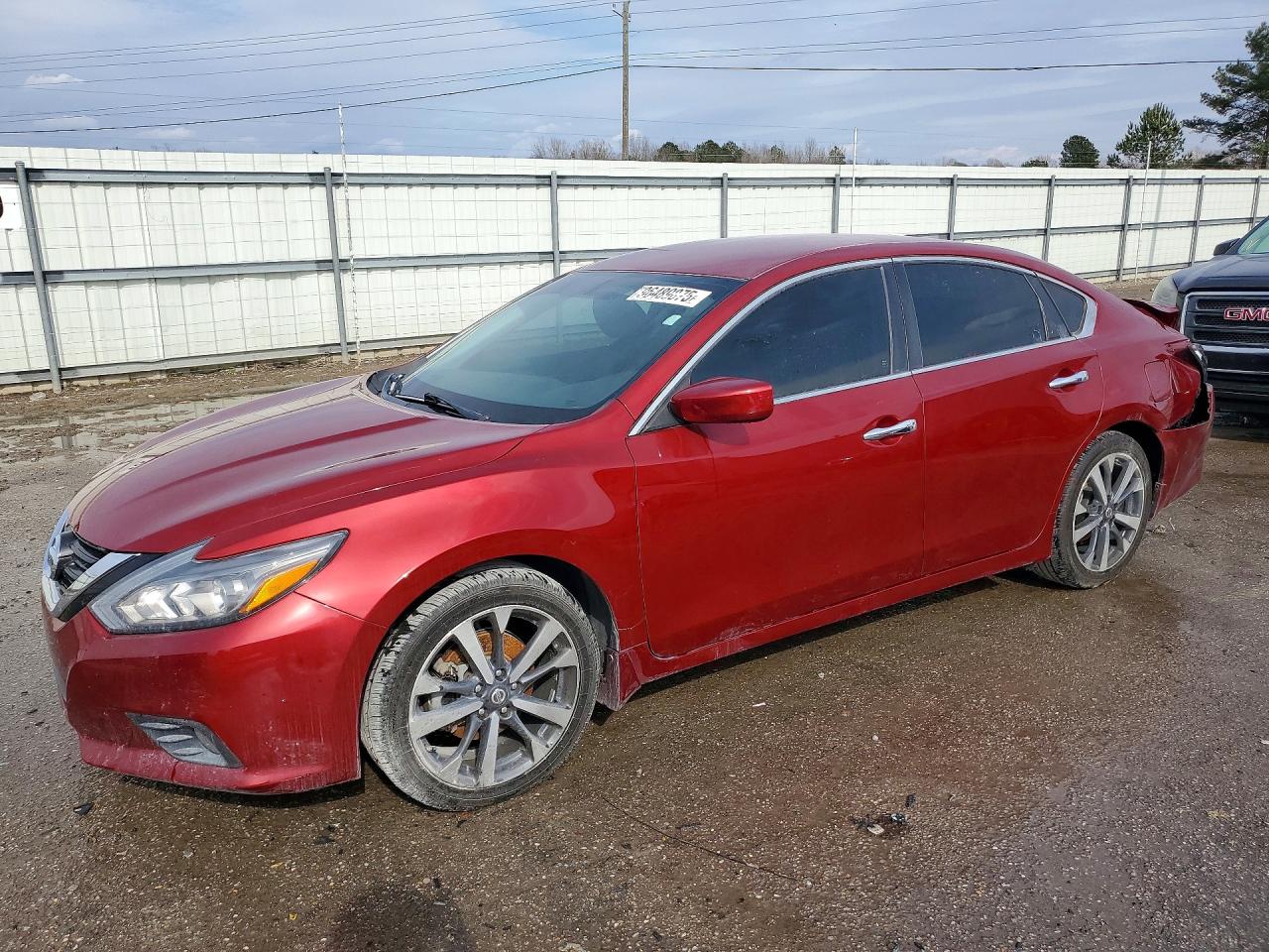 Salvage Nissan Altima Image