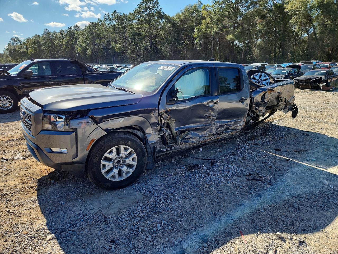 Salvage Nissan Frontier Image