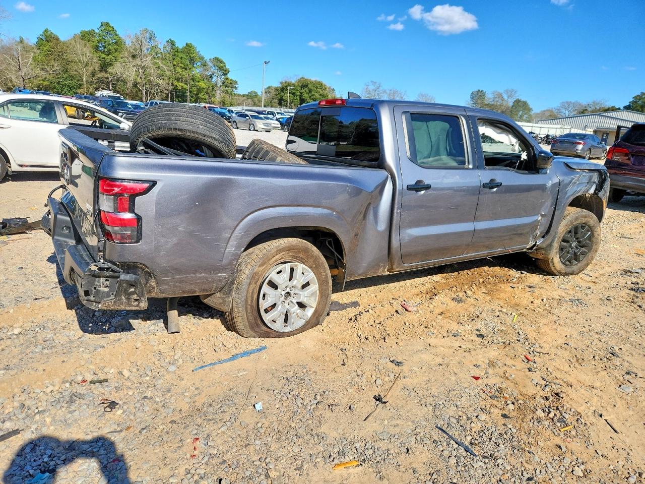 Nissan Frontier Sv