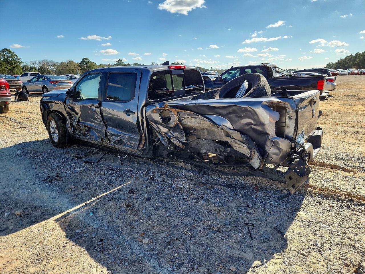 Nissan Frontier Sv