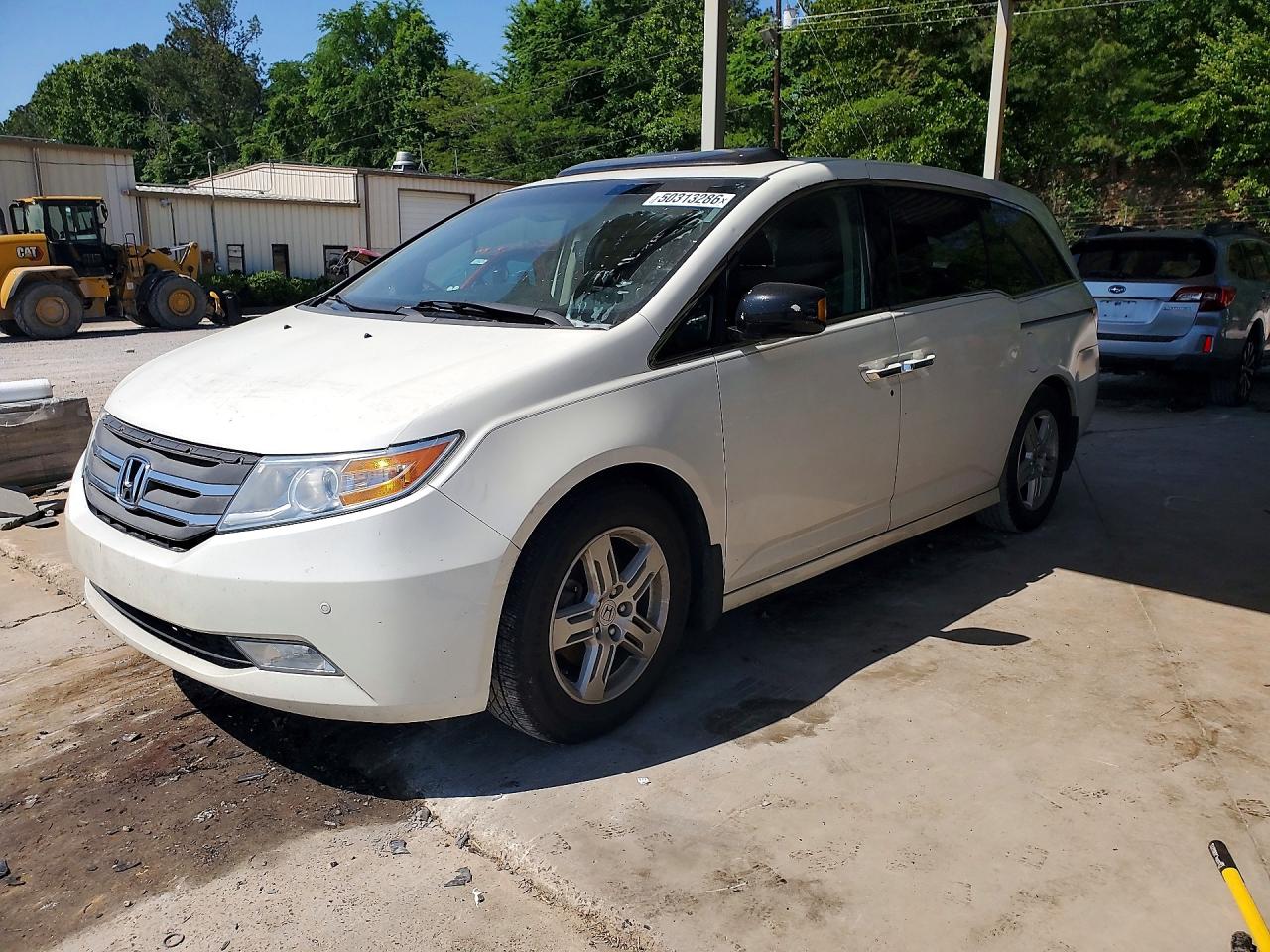 Salvage Honda Odyssey Image