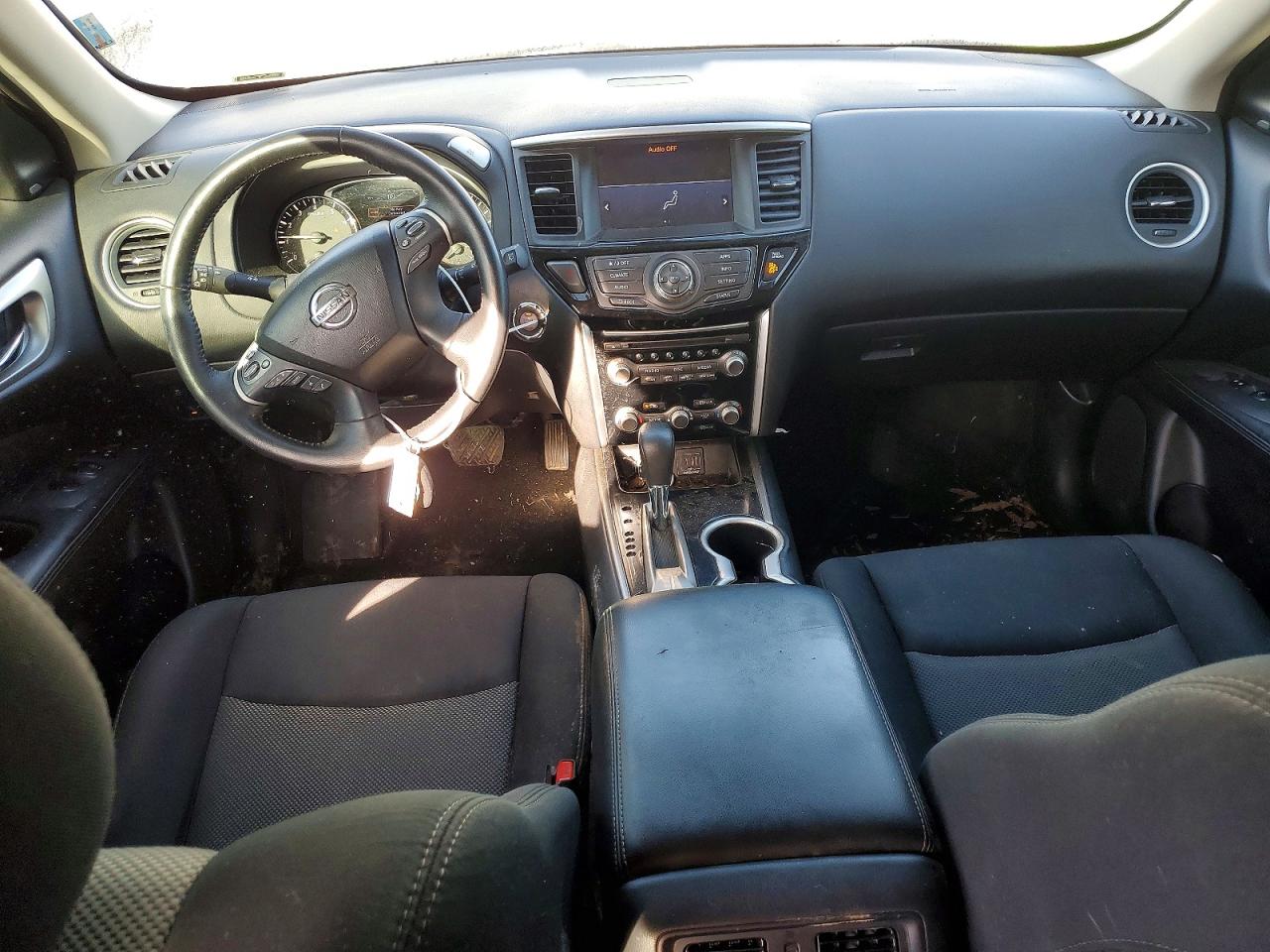Nissan Pathfinder Sv