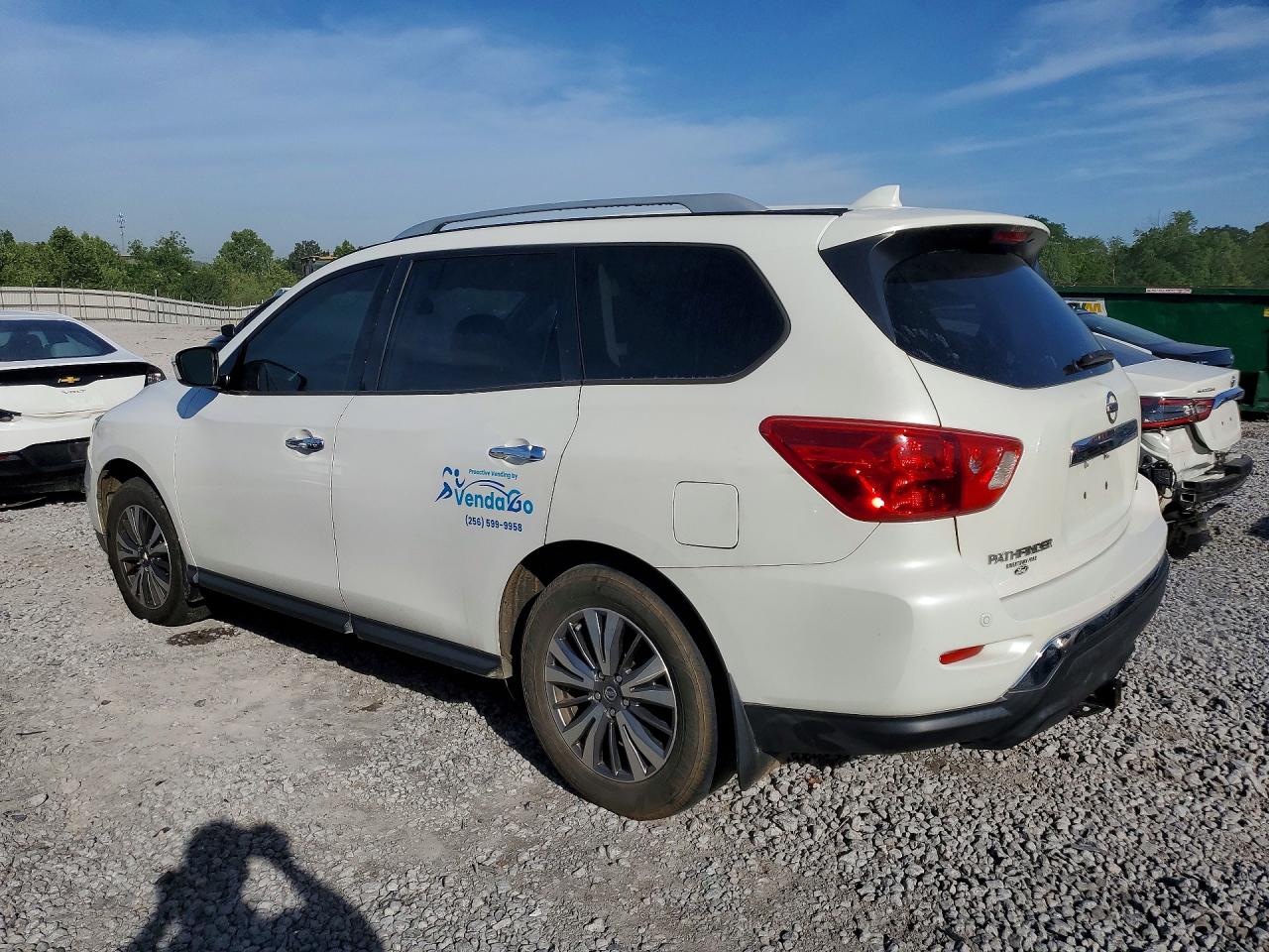 Nissan Pathfinder Sv