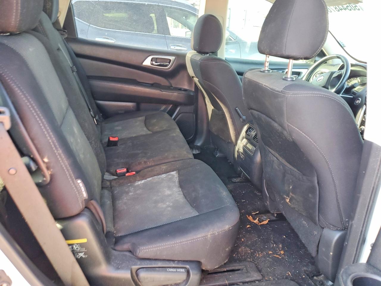 Nissan Pathfinder Sv