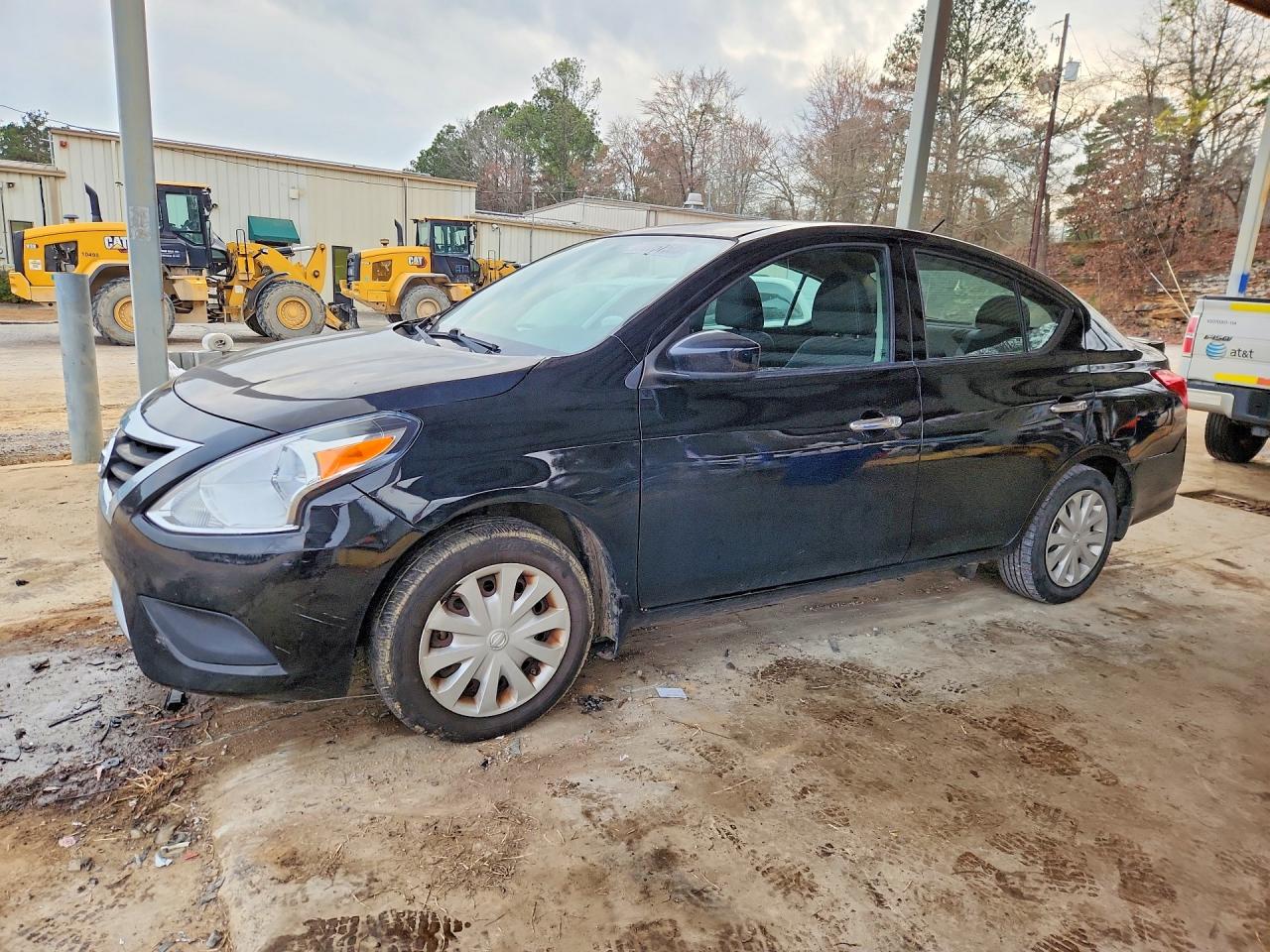 Salvage Nissan Versa Image