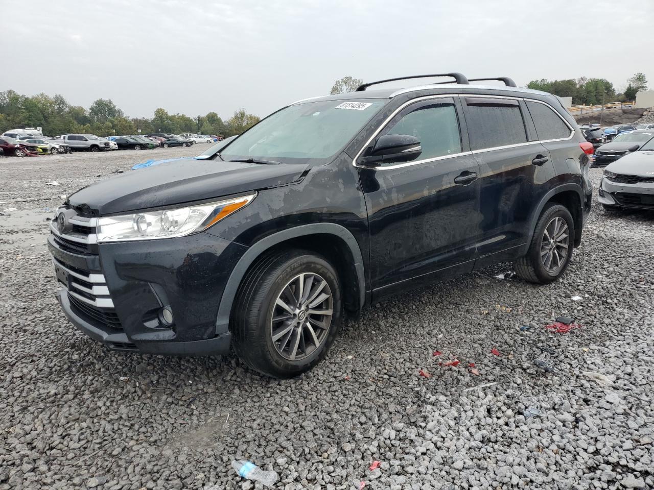Salvage Toyota Highlander Image