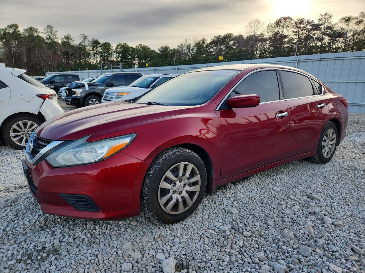 Salvage Nissan Altima Image