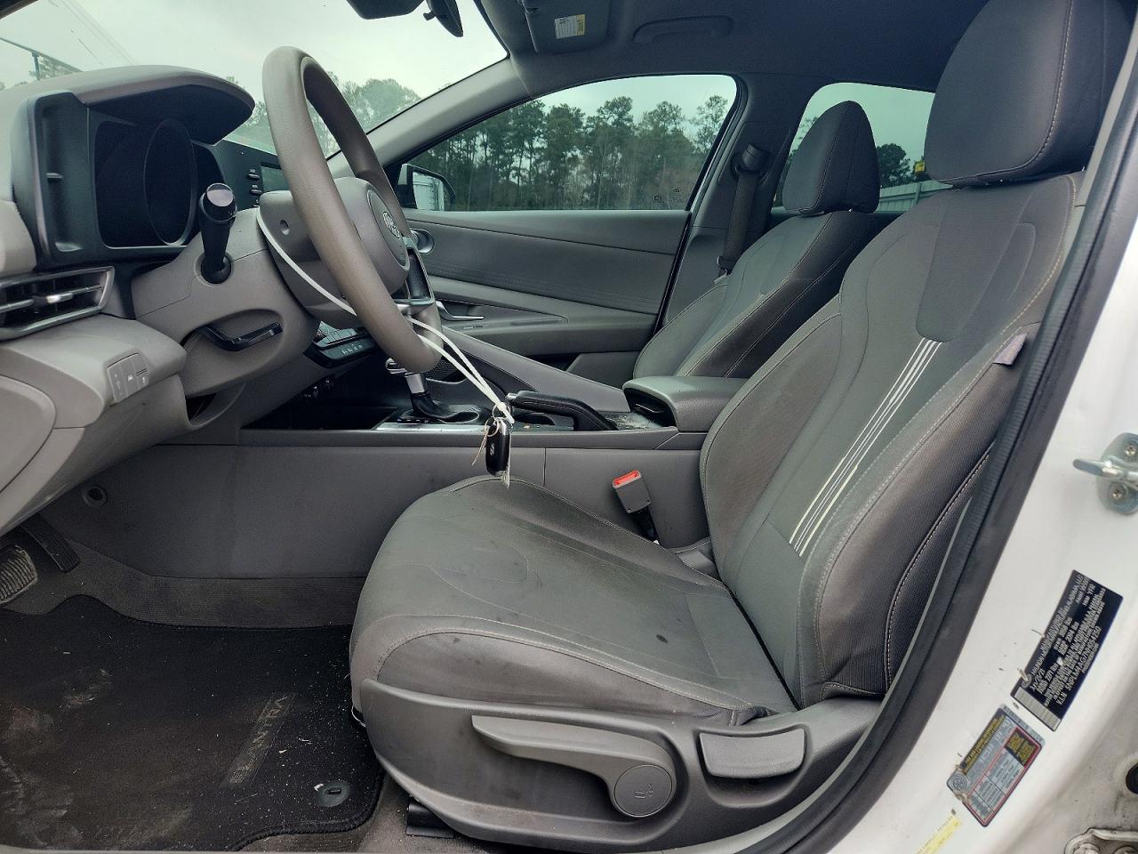 Hyundai ELANTRA Sel