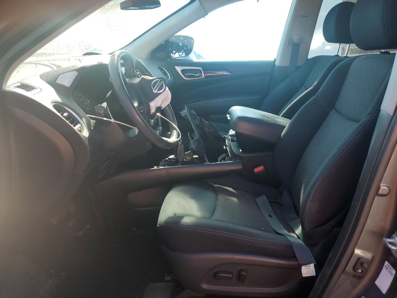 Nissan Pathfinder Sv