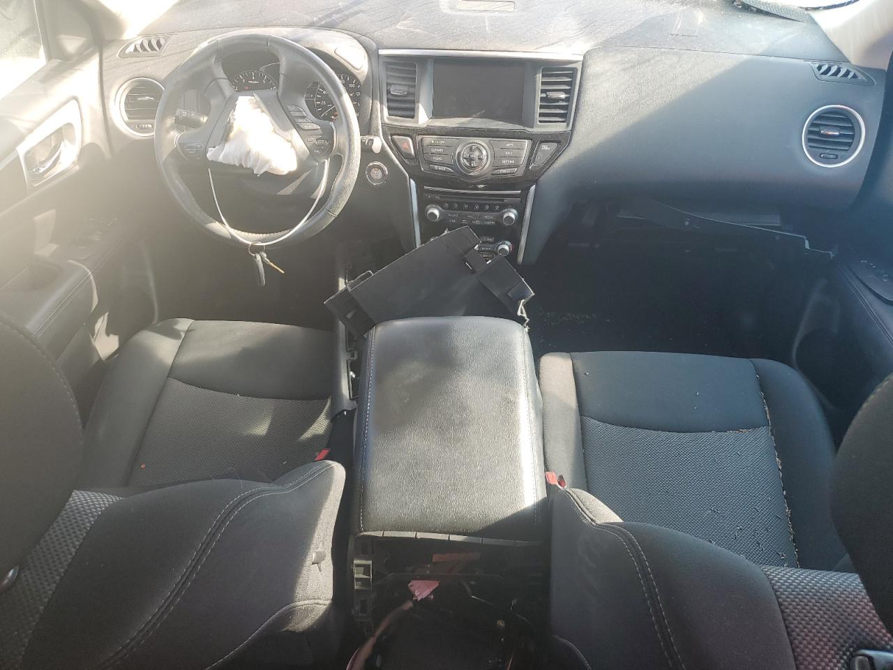Nissan Pathfinder Sv