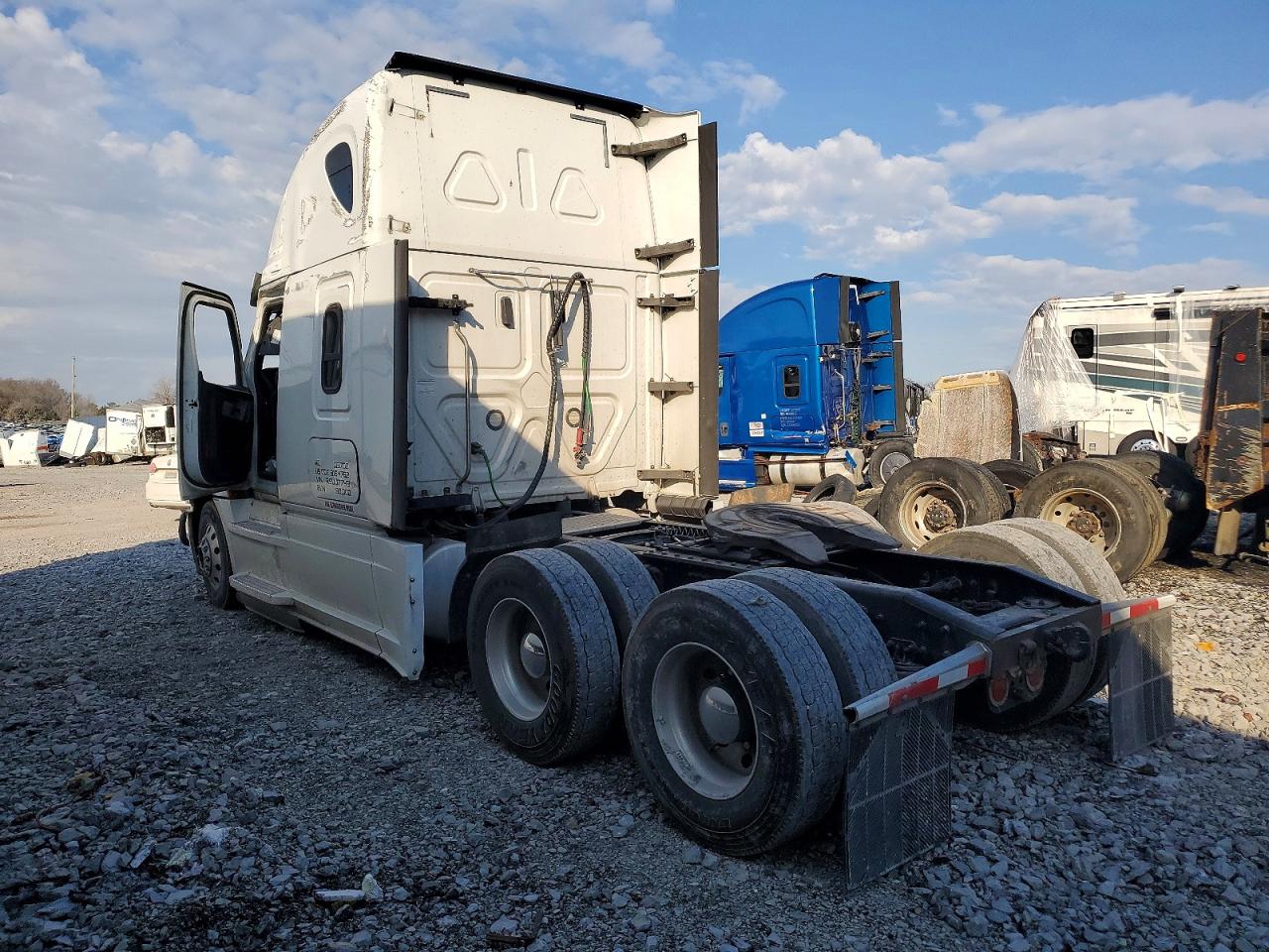 Freightliner Cascadia 126