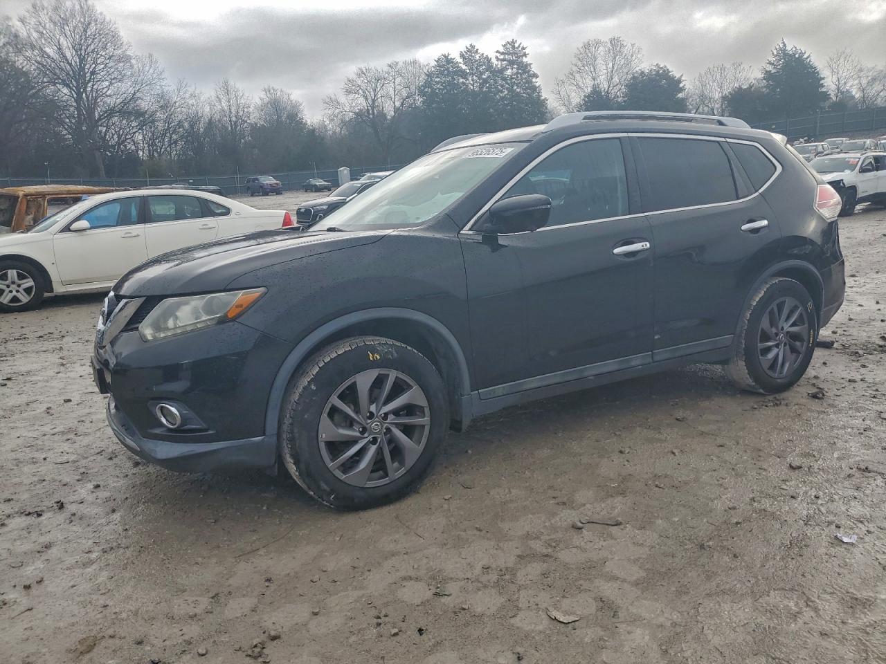 Salvage Nissan Rogue Image