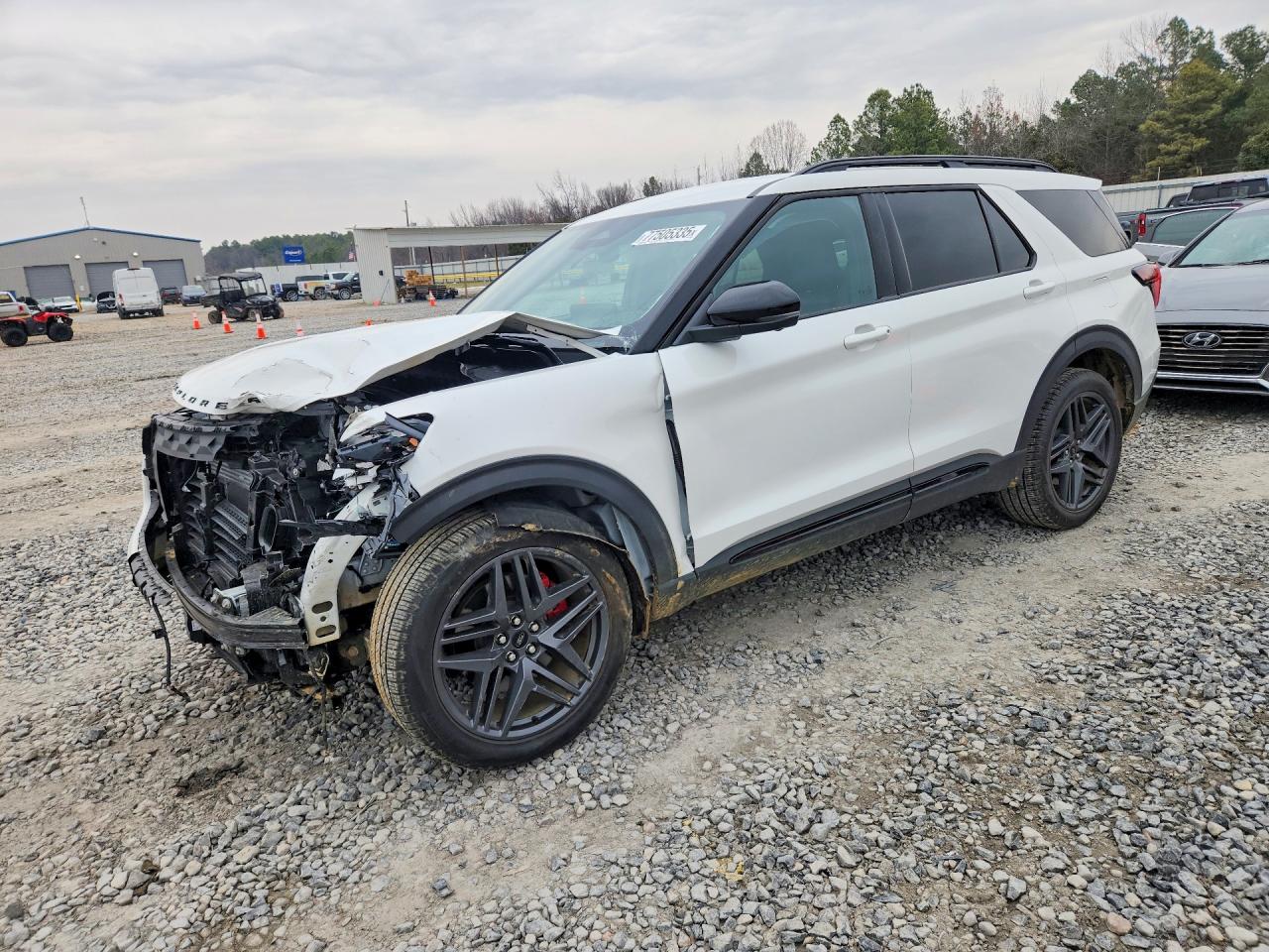 Salvage Ford Explorer Image
