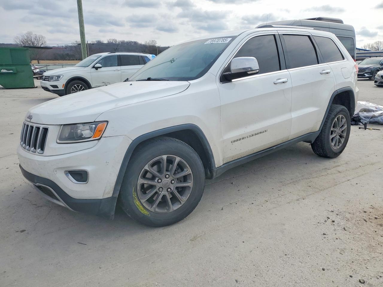 Salvage Jeep Cherokee Image