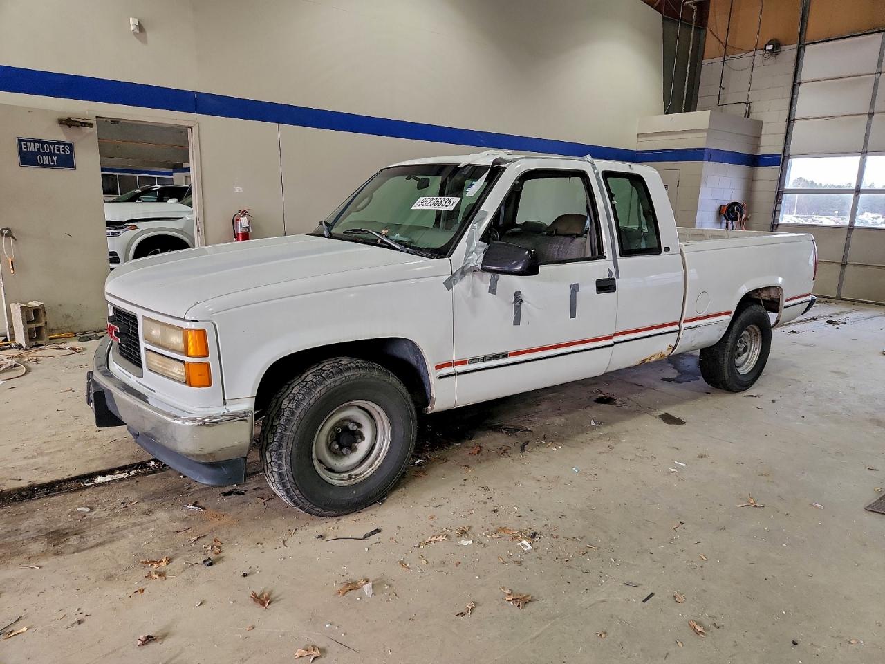 Salvage GMC Sierra Image