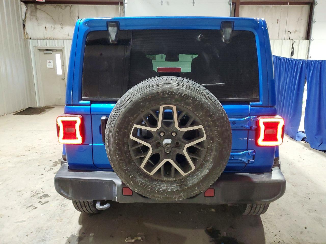 Jeep Wrangler Sahara