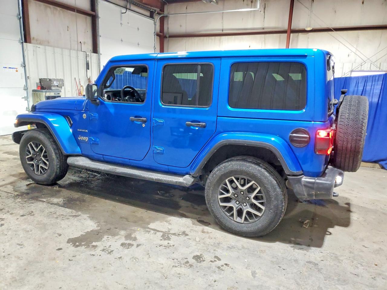 Jeep Wrangler Sahara