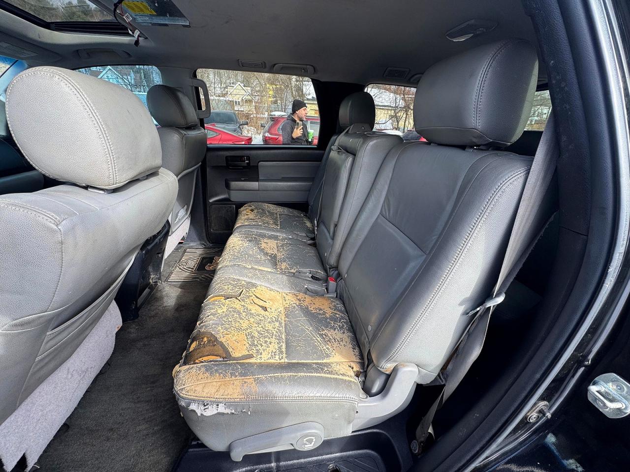 Toyota Sequoia Sr5