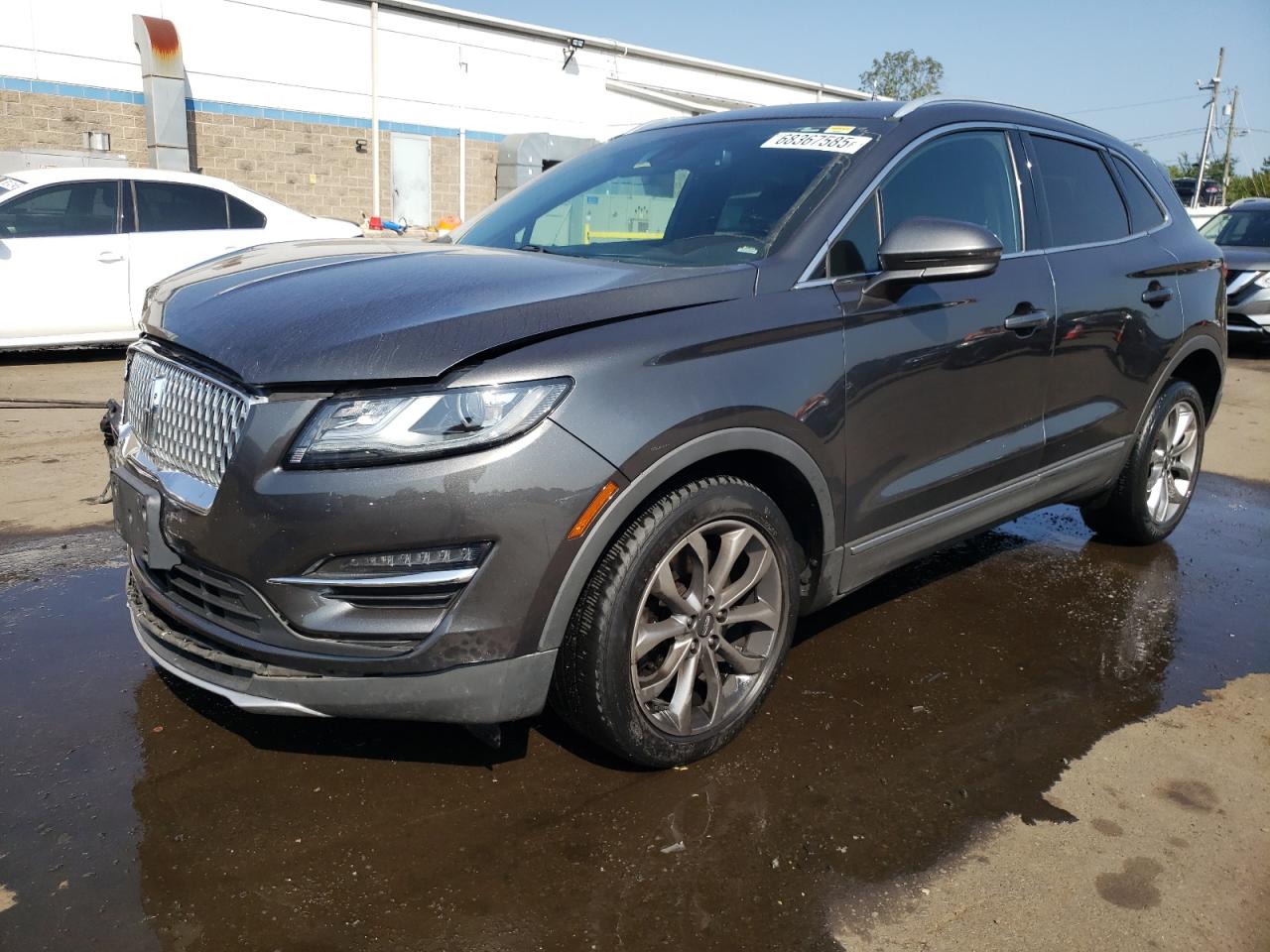 Salvage Lincoln MKC Image