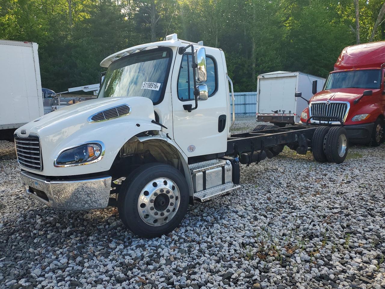 Salvage Freightliner M2 Image