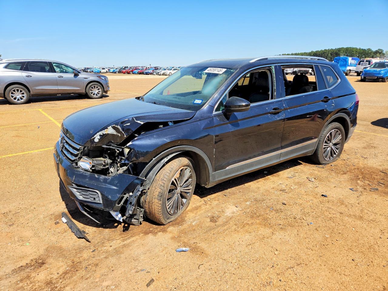 Salvage Volkswagen Tiguan Image