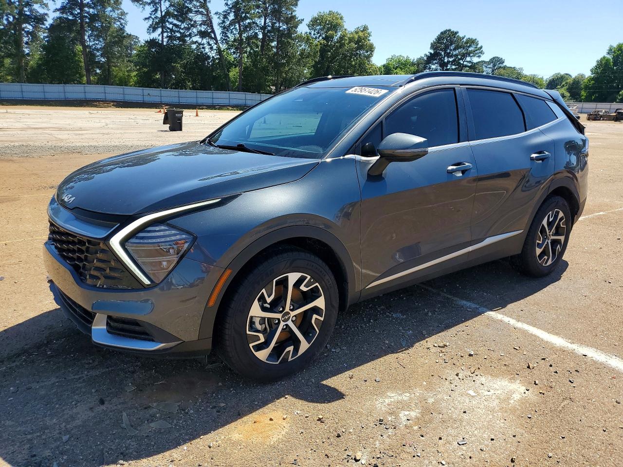 Salvage Kia Sportage Image