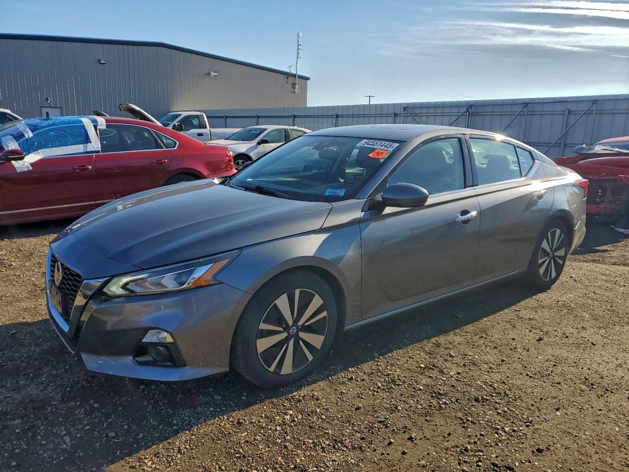 Salvage Nissan Altima Image