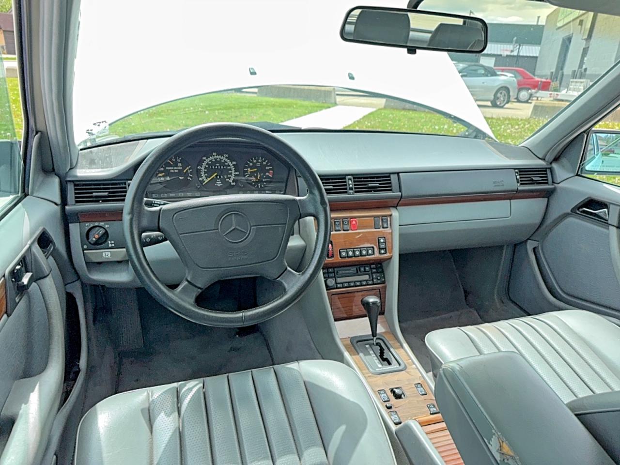 Mercedes-Benz E-Class 320