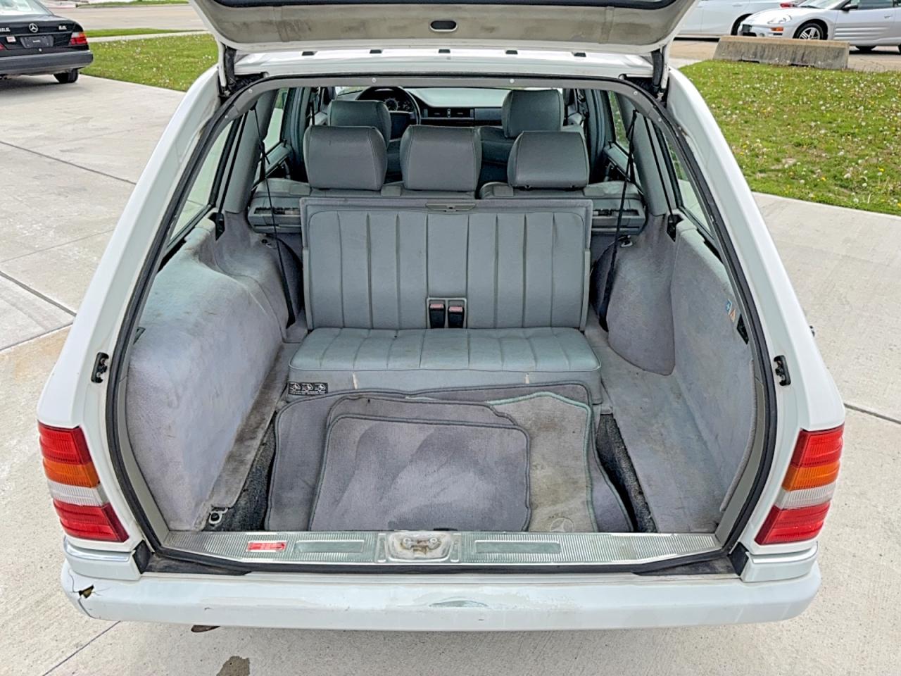 Mercedes-Benz E-Class 320