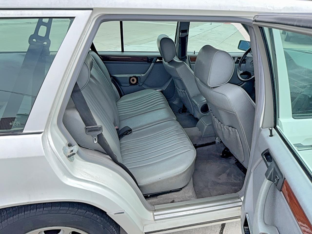 Mercedes-Benz E-Class 320