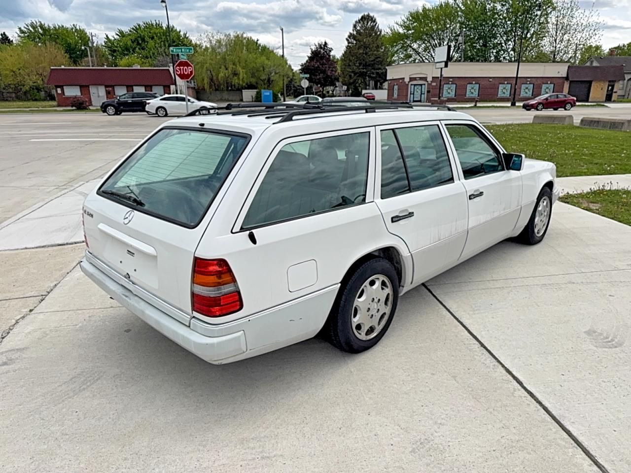 Mercedes-Benz E-Class 320