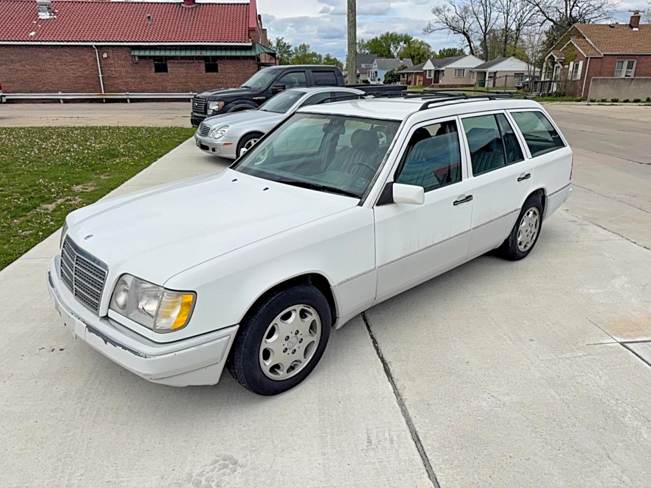Mercedes-Benz E-Class 320