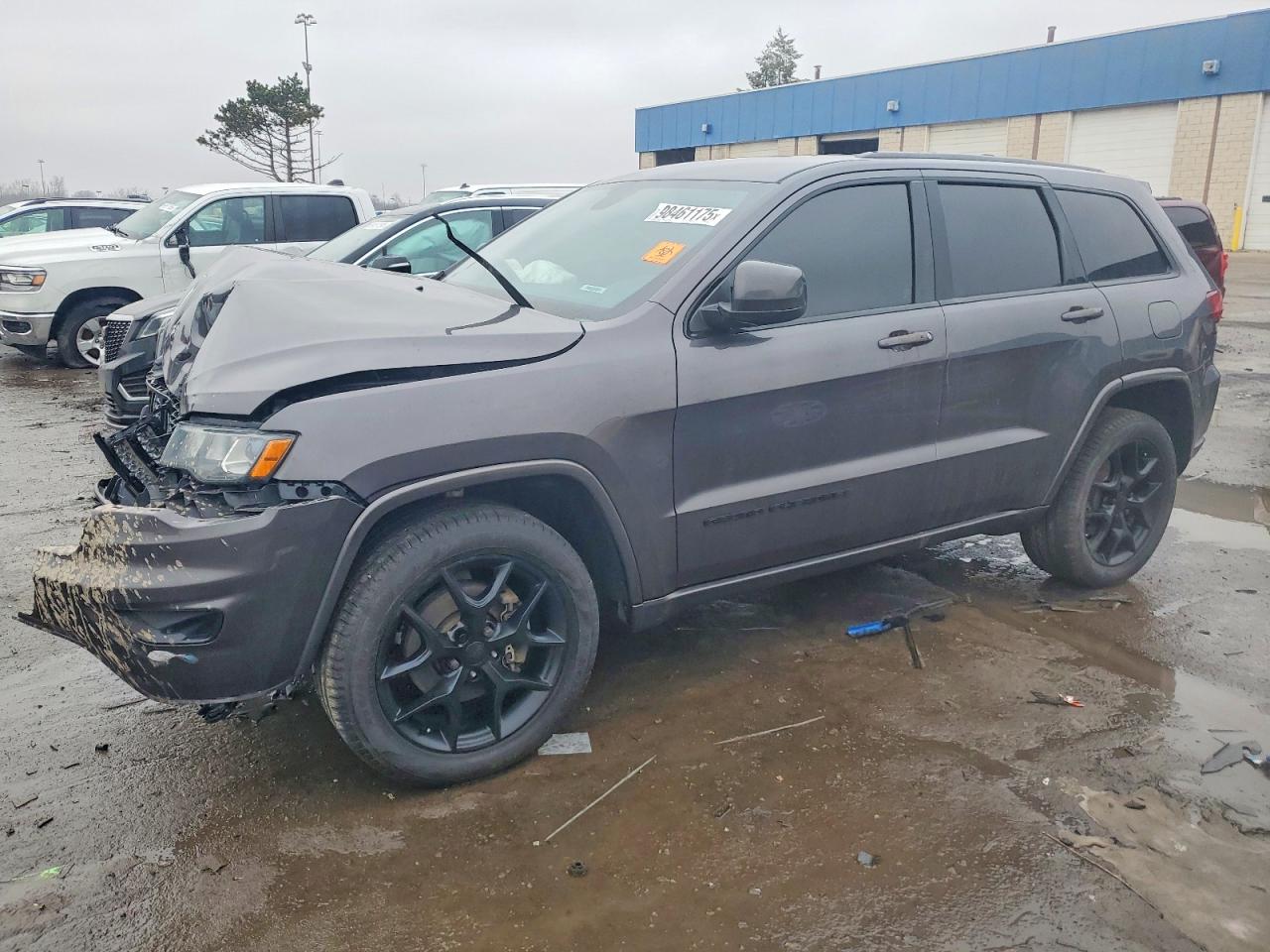 Salvage Jeep Grand Cherokee Image