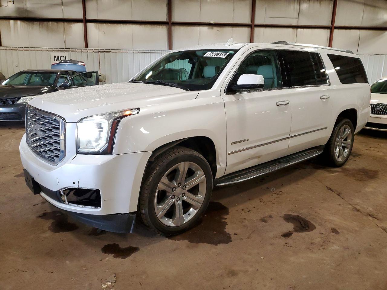 Salvage GMC Yukon Image