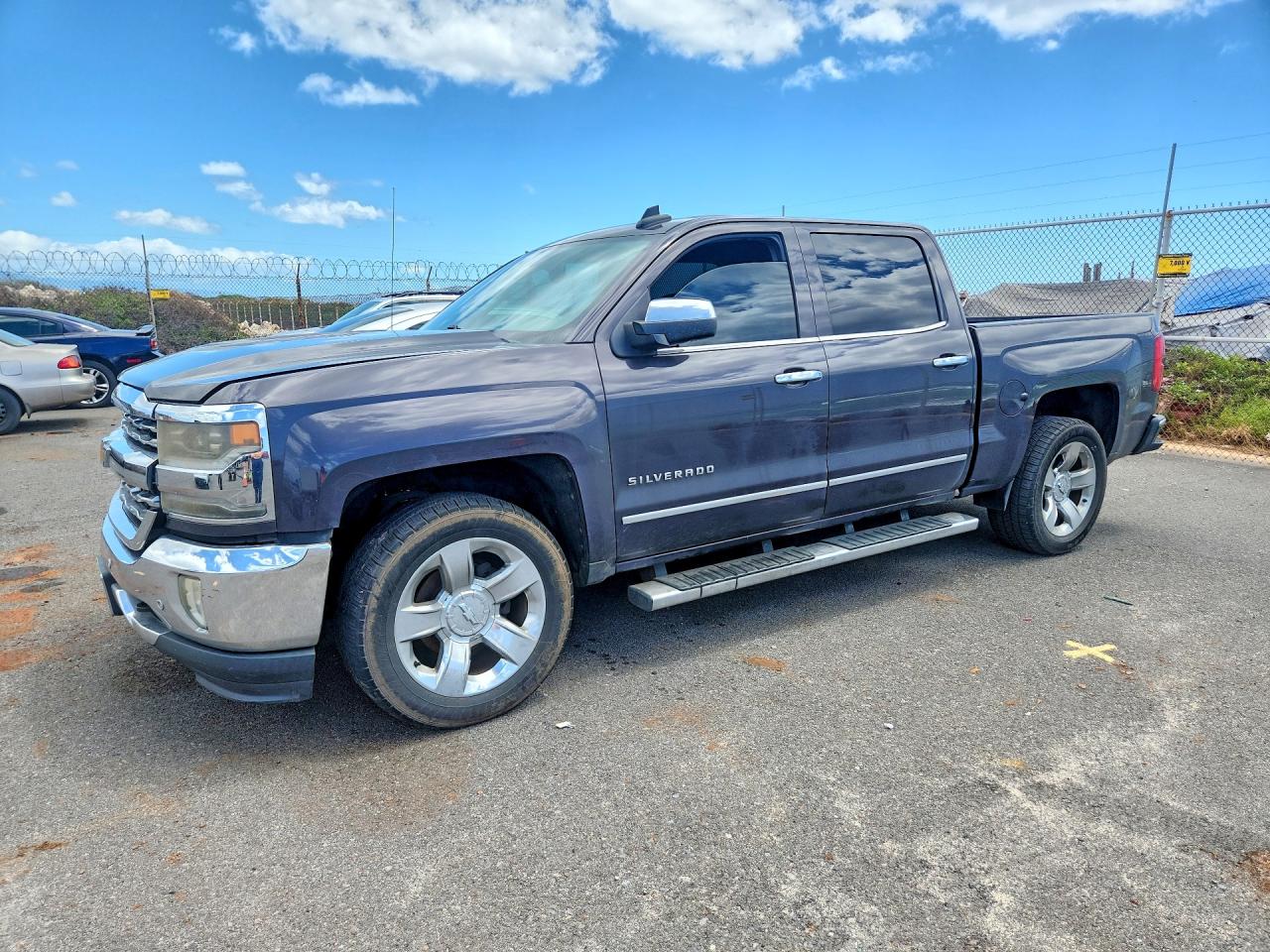 Salvage Chevrolet Silverado Image