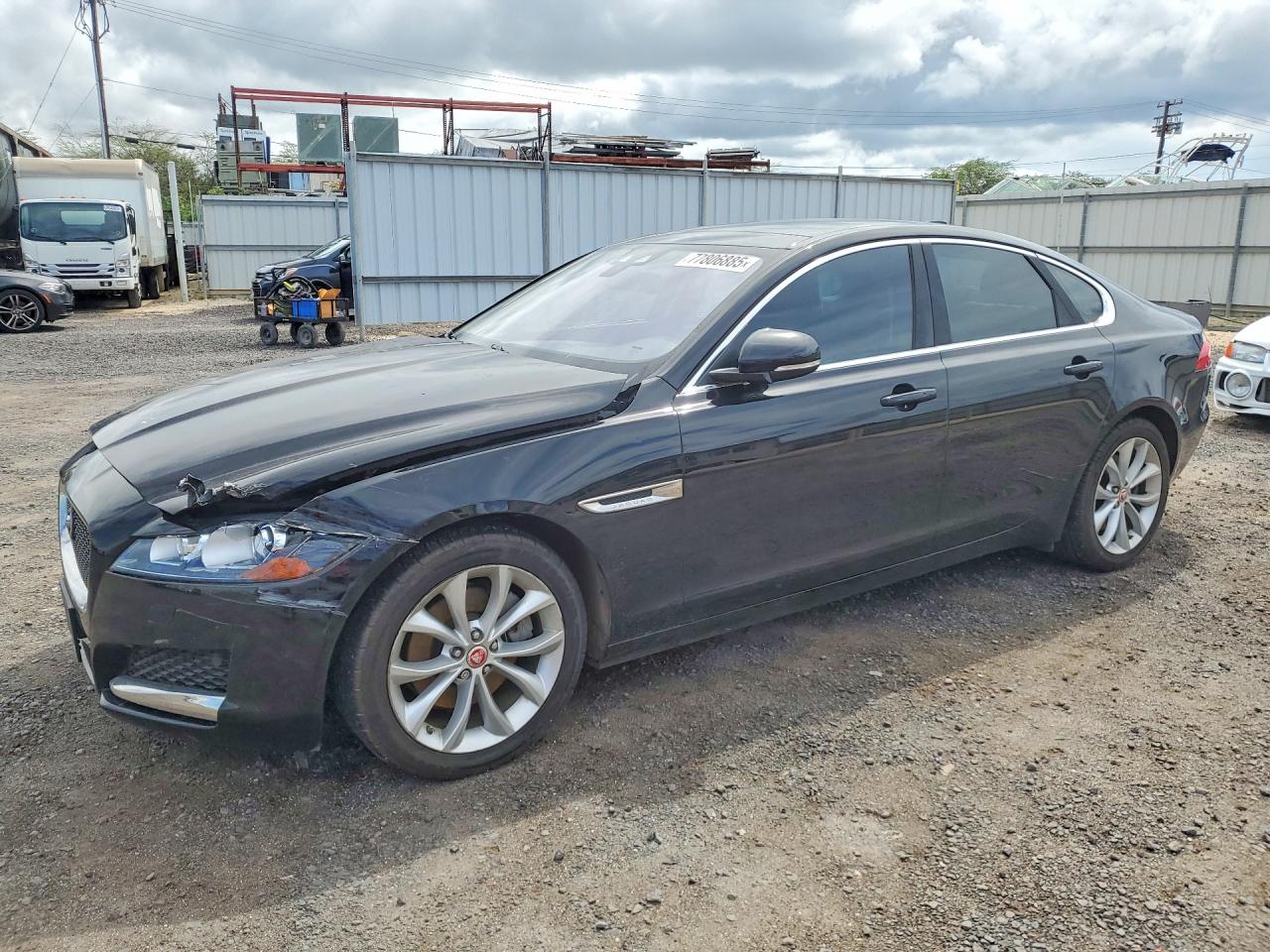 Salvage Jaguar XF Image