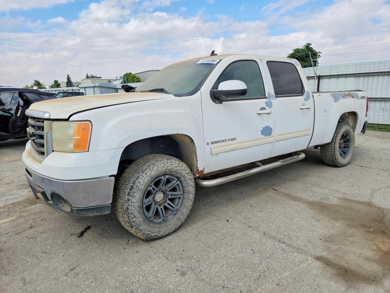Salvage GMC Sierra Image