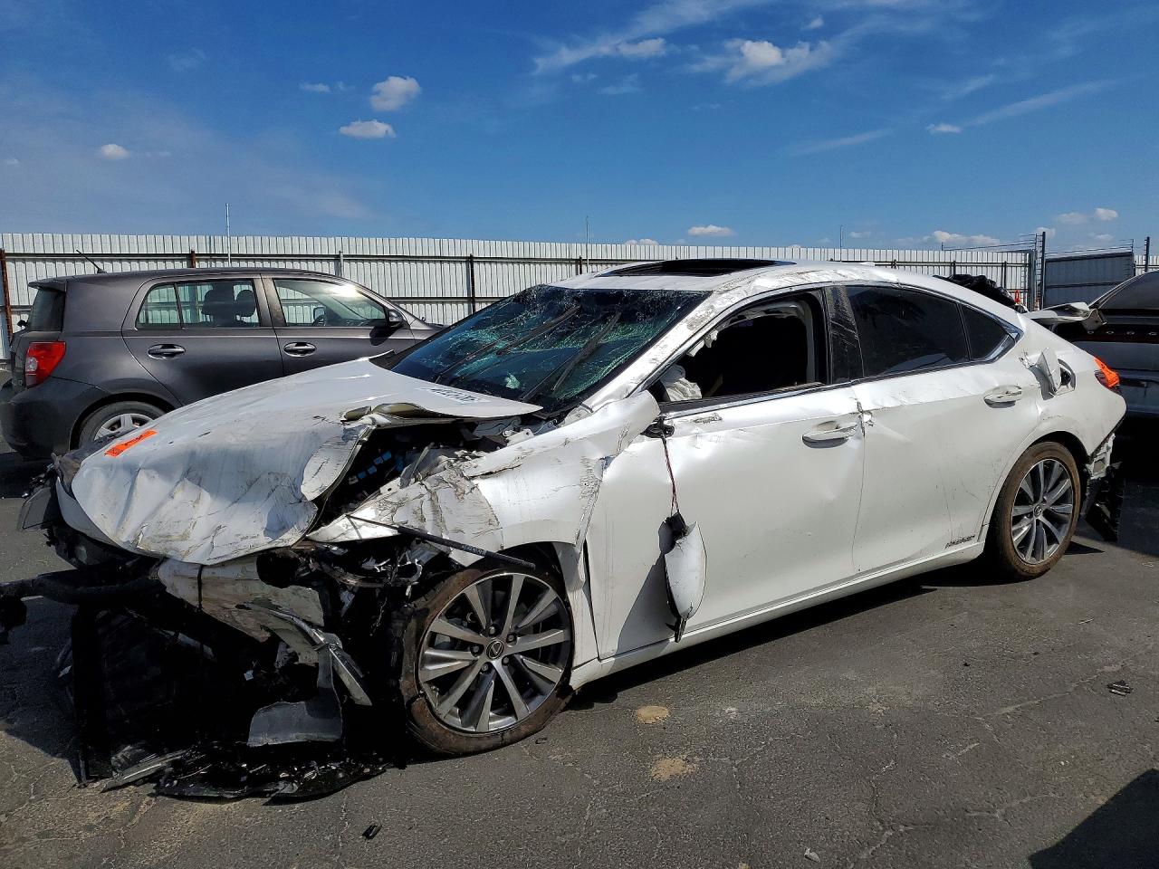 Salvage Lexus Es Image