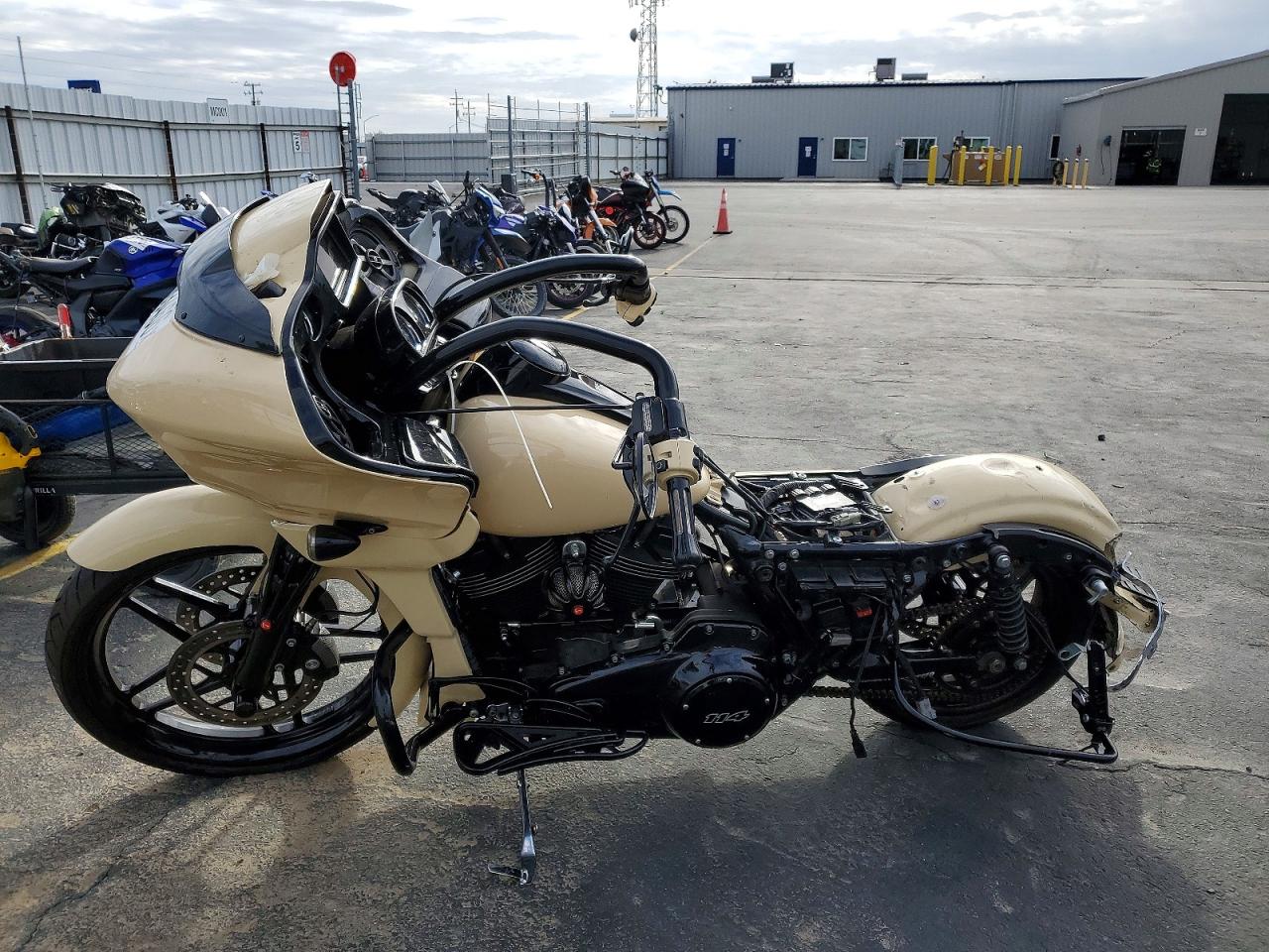 Harley-Davidson Fl