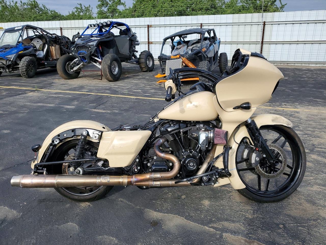 Salvage Harley-Davidson Fl Image